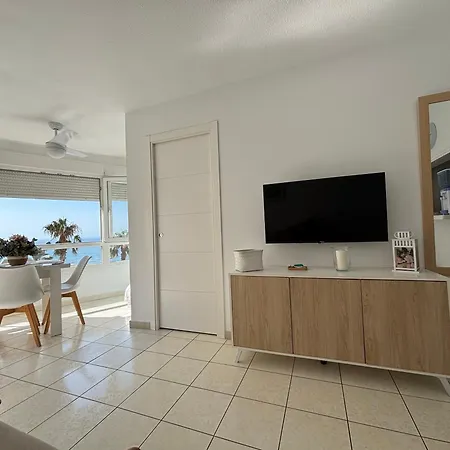 Blue Paradise Apartment